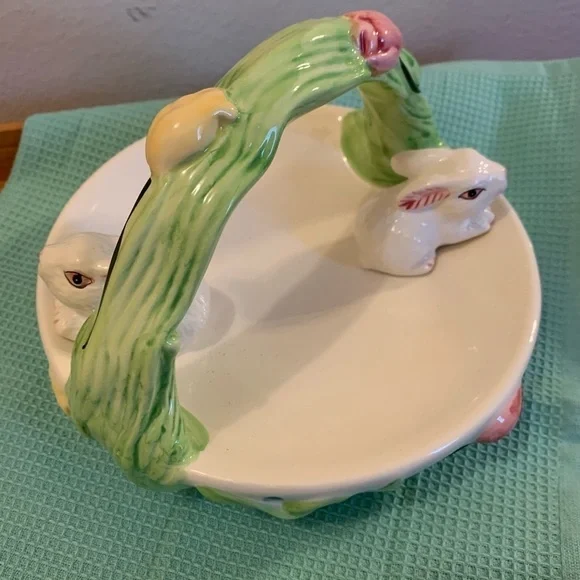 ceramic basket serving tray candy dish with bunnies flowers Easter decor spring - Picture 3 of 7
